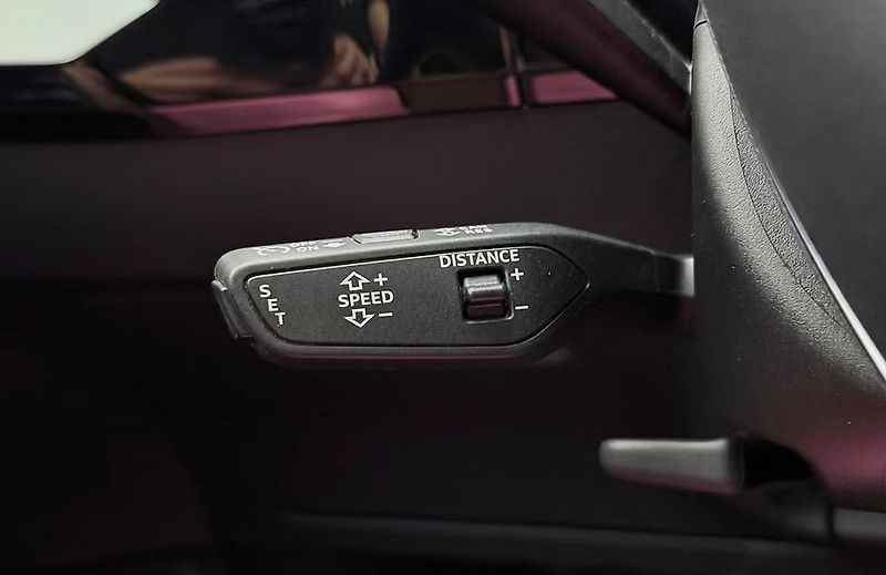 Audi Q8 e-tron 55 Sportback Q 360 Matrix Pano - fotka 22 z 36