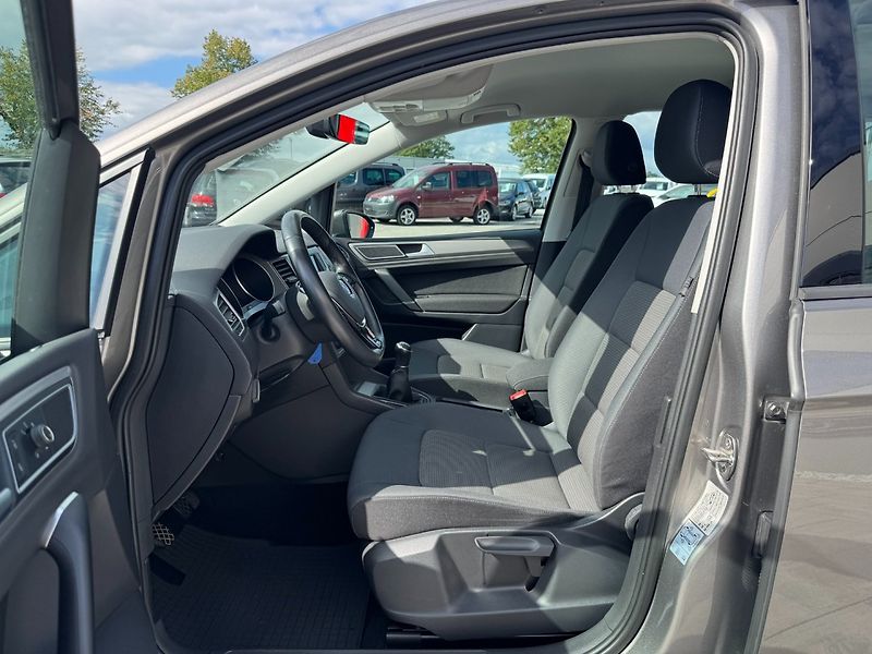 Volkswagen Golf Sportsvan (2016) Comfortline 1,2 TSI 81 KW - fotka 9 z 38