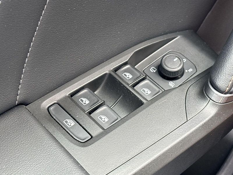 Cupra Formentor (2024) 1.5 TSI DSG - fotka 17 z 28