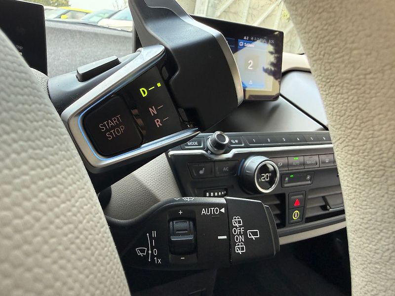 BMW i3 i3S 94Ah Kessy ACC Panorama - fotka 25 z 32