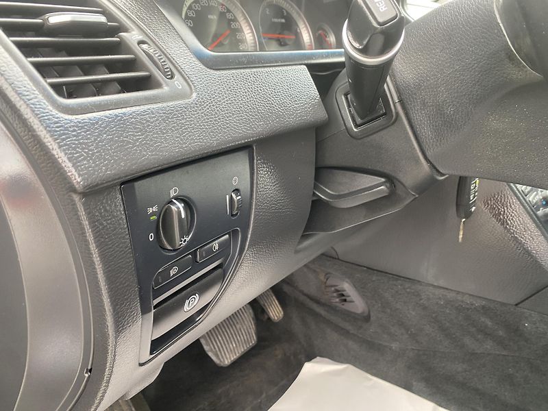 Volvo XC90 2.5TDi D5 200PS 7M 196000KM 1A - fotka 147 z 161