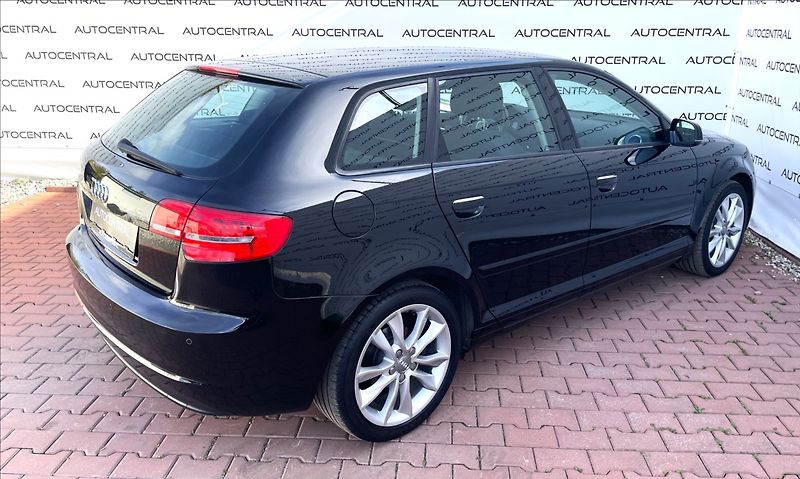 Audi A3 1,2 TFSI Sportback 77kw servis - fotka 4 z 23