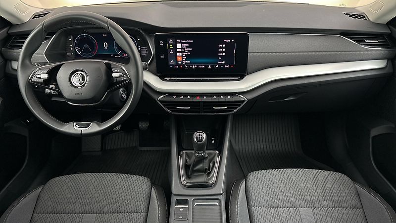 Škoda Octavia 1.5 TSI Style Combi - fotka 8 z 27