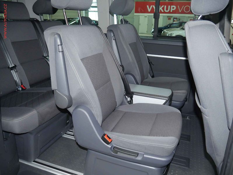 Volkswagen Multivan (2015) 2.0TDi, Comfortline, navi - fotka 13 z 21