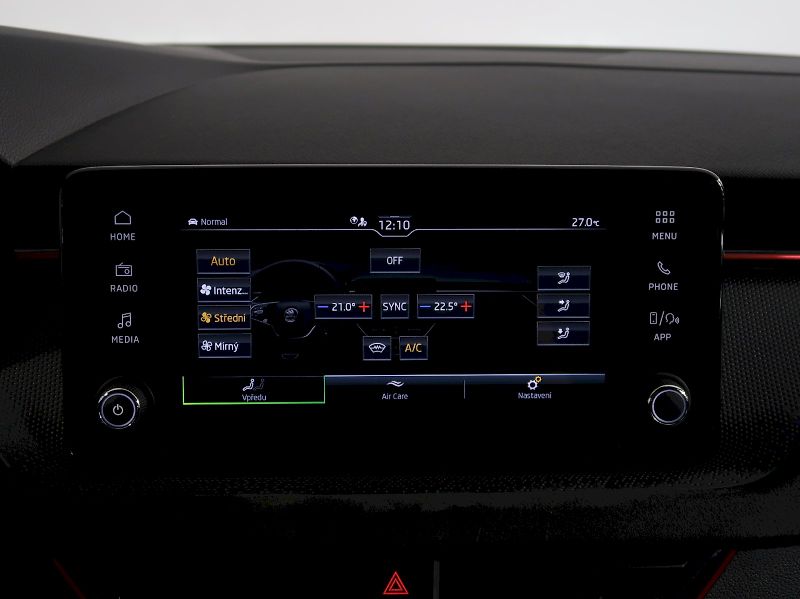 Škoda Scala (2024) DRIVE 1.5TSI 110KW LED MATRIX - fotka 25 z 37