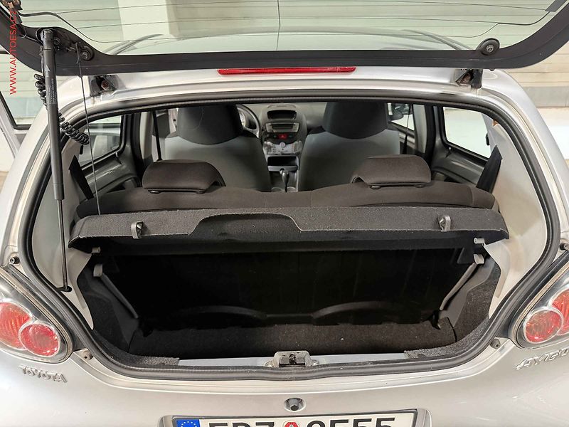 Toyota Aygo (2011) 1.0i, ČR, AC - fotka 7 z 15