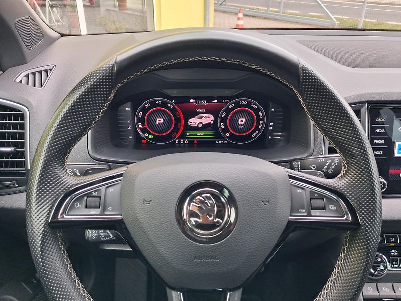 Škoda Karoq (2020) 2,0TDi DSG 4x4 SPORTLINE NAVI - fotka 30 z 48