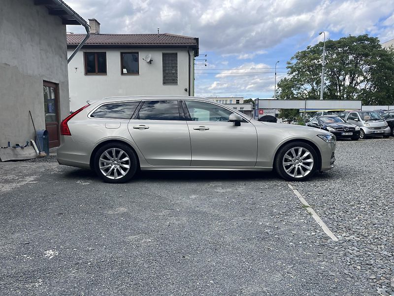 Volvo V90 (2019) 2,0 D4 140 Kw 4X4 AUT - fotka 4 z 20