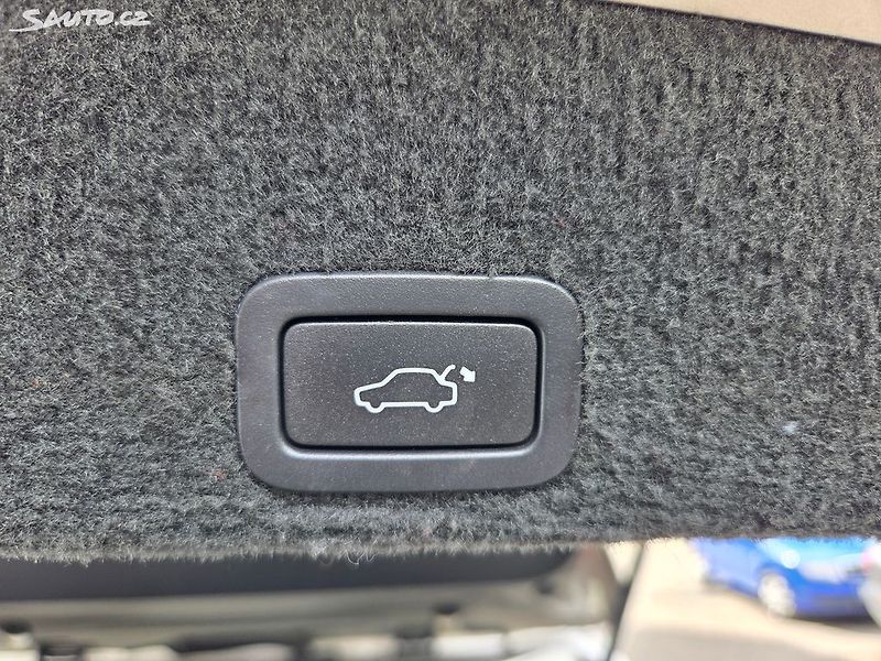 Volvo XC60 (2011) 2.0D 120Kw Manuál - fotka 18 z 29
