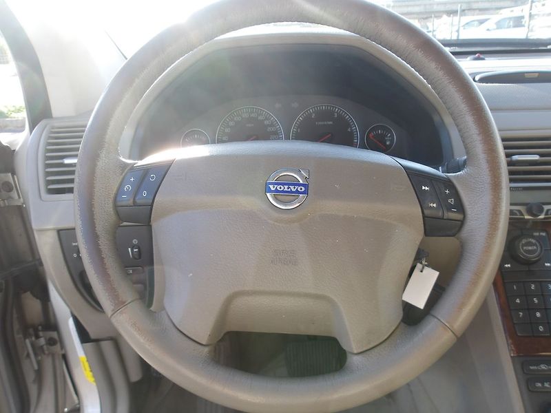Volvo XC90 2,4D5 136 kW ČR Serv.kn! - fotka 21 z 45