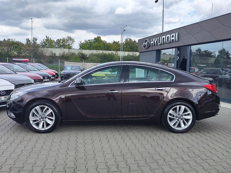 Opel Insignia 2.0 Turbo/184kW Innovation 4x4 - fotka 8 z 28