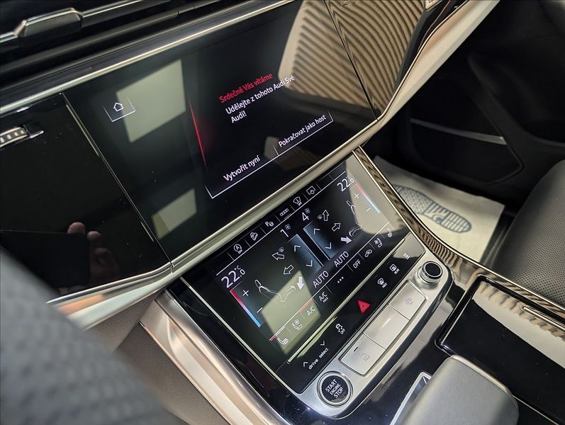Audi Q7 3.0 TDI 50 s Line - fotka 22 z 35