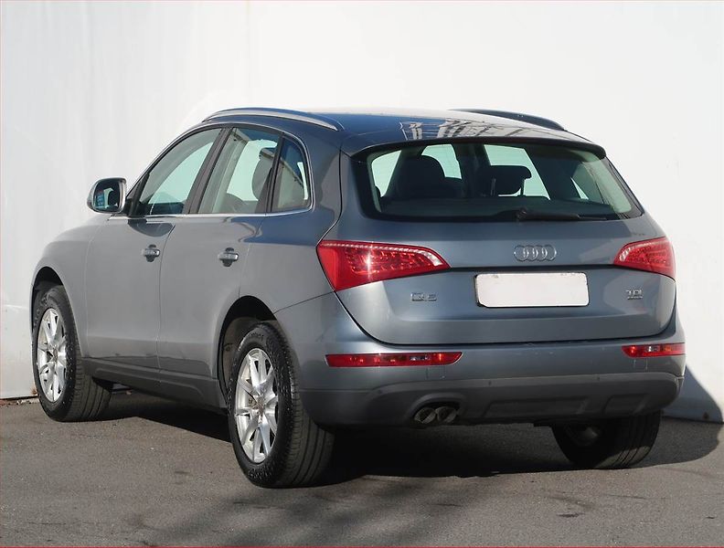 Audi Q5 (2011) 2.0 TDI, 4X4, Automat, ČR - fotka 4 z 20