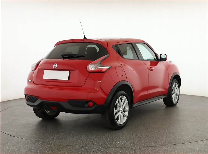 Nissan Juke (2015) 1.6 i, Automat, Serv.kniha - fotka 5 z 17