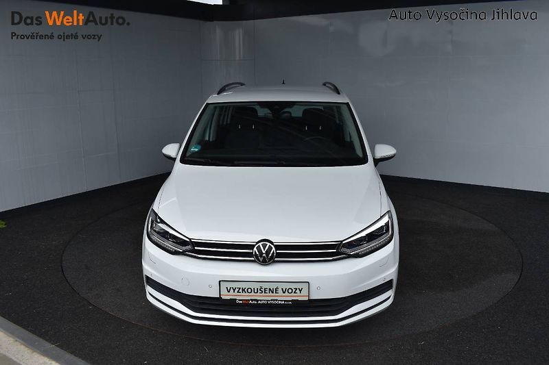 Volkswagen Touran (2022) 1.5TSI 110kW DSG, LED - fotka 4 z 23