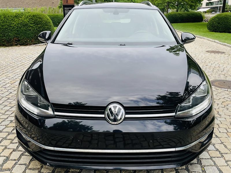 Volkswagen Golf 1.0TSI MANUÁL VÝHŘEV TAŽNÉ  - fotka 6 z 38