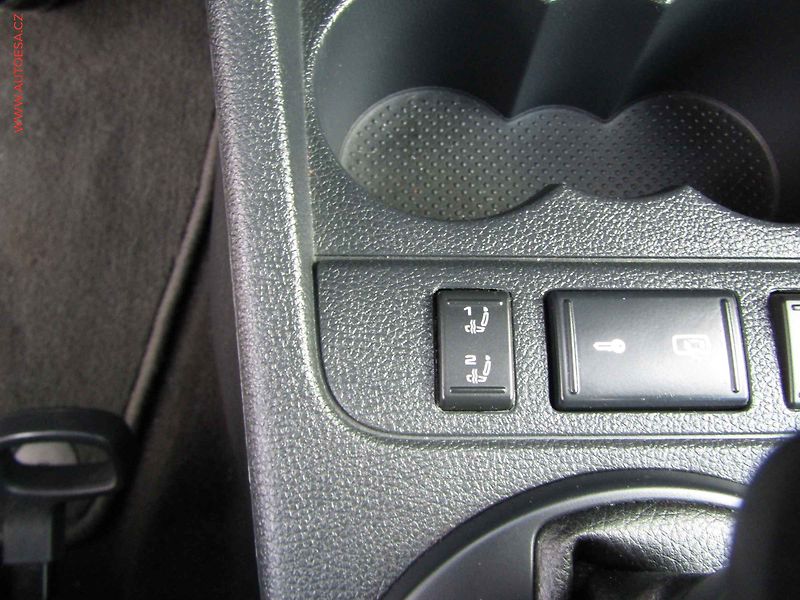 Škoda Fabia (2011) 1.4 TSi, 1.maj, RS, servis - fotka 15 z 19