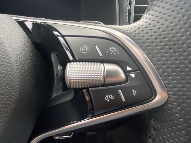 Škoda Karoq (2025) 2,0 TDI 110kW 4x4 DSG Sportlin - fotka 19 z 33
