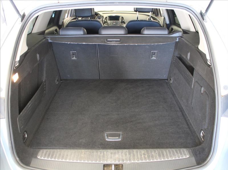 Opel Astra 1,6 CDTi 81kW Cosmo Výprodej - fotka 18 z 19