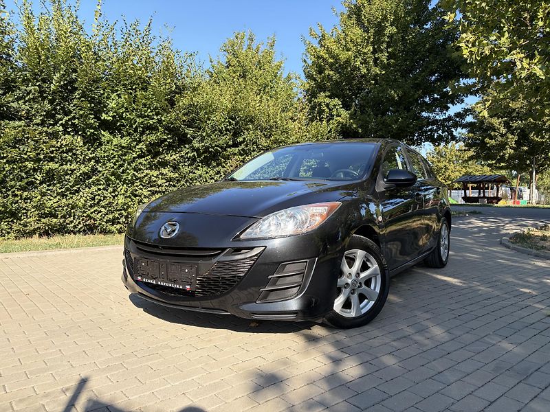 Mazda 3 1.6 Center-Line - fotka 1 z 28