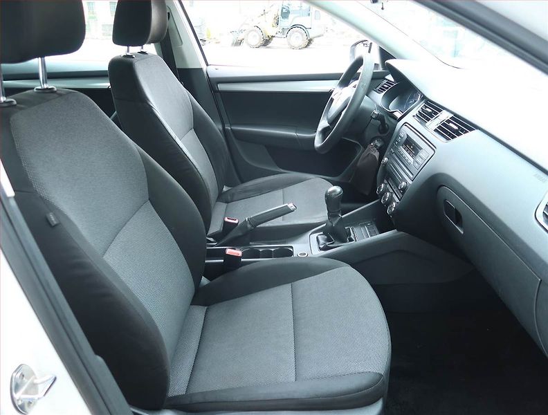 Škoda Octavia (2013) 1.2 TSI, Serv.kniha - fotka 9 z 15
