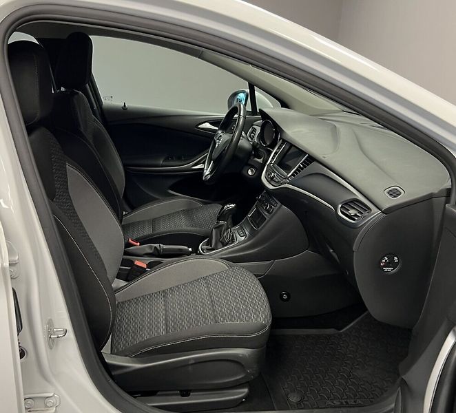 Opel Astra 1.2 ELEGANCE - fotka 8 z 15