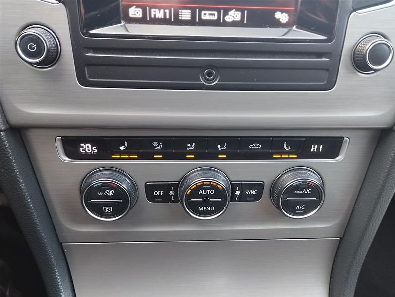 Volkswagen Golf 1,2 TSi 63KW - fotka 13 z 18