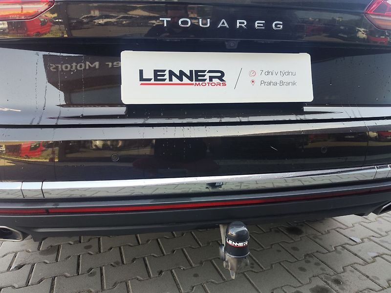 Volkswagen Touareg 3.0 TDi/210kW Elegance AT 4x4 - fotka 12 z 39
