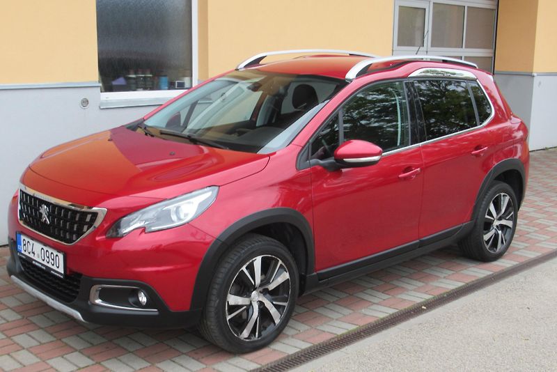 Peugeot 2008 1.2 PureTech AUT. KLIMA - fotka 4 z 25
