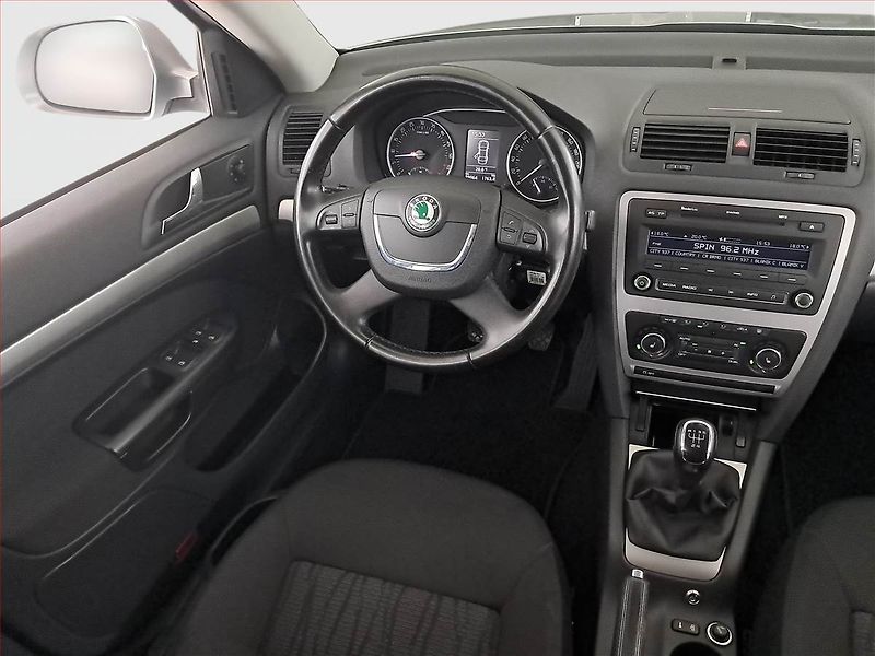 Škoda Octavia (2011) Elegance 1.6 TDI, Serv.kniha - fotka 7 z 15