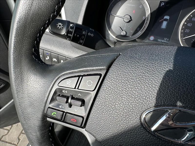 Hyundai Tucson 2,0 CRDi 4WD LP STYLE AT - fotka 18 z 26