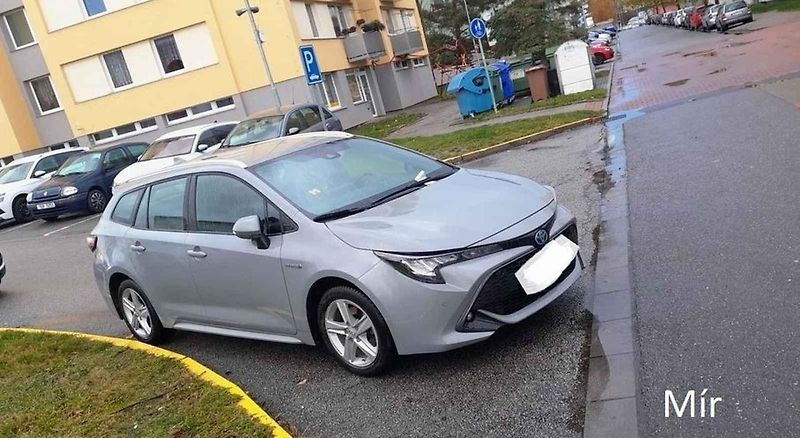 Listopadové parkování ve Strakonicích.