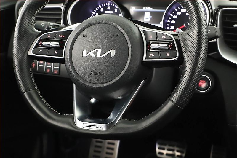 Kia XCeed (2024) GT Line 1.5 T-GDI - fotka 16 z 20