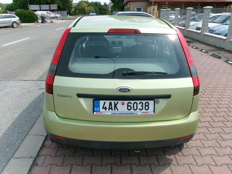 Ford Fiesta (2005) 1,3i KLIMA ČR - fotka 6 z 18