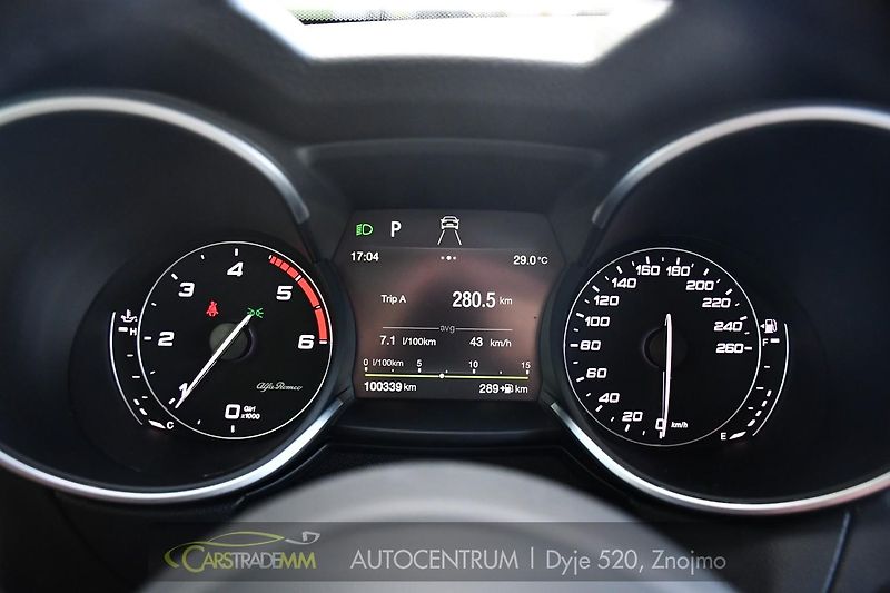 Alfa Romeo Stelvio 2,2JTD 154 KW 4x4 - fotka 28 z 50