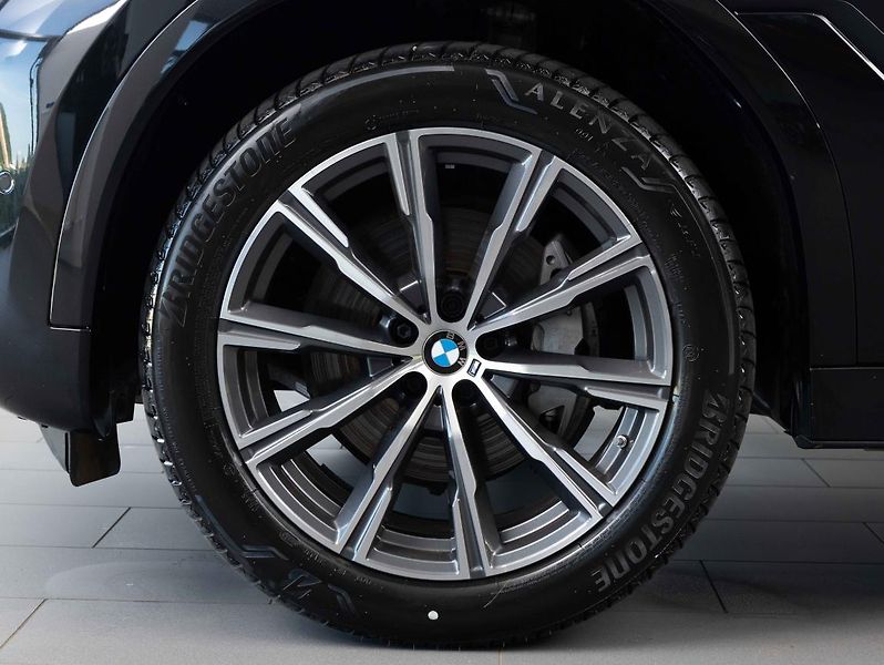 BMW X6 xDrive40i - fotka 6 z 24