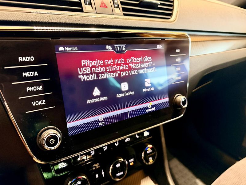 Škoda Superb 2.0 TDi DSG 4x4 Sportline - fotka 10 z 33