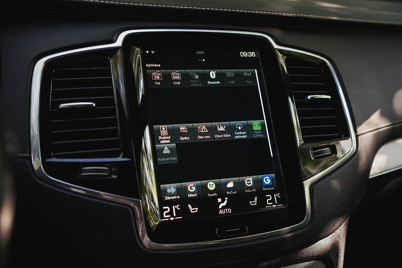 Volvo XC90 (2021) B6 AWD - fotka 23 z 31