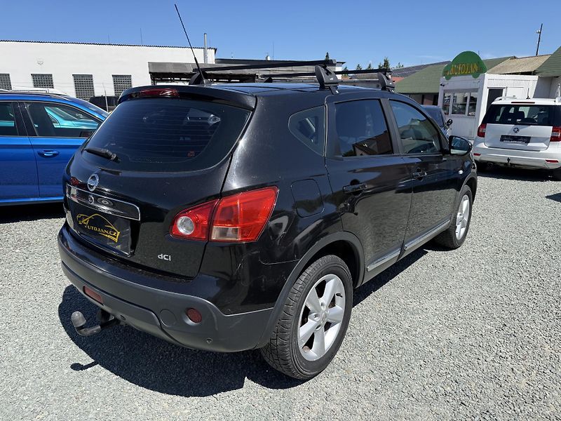 Nissan Qashqai 2.0 DCI 4x4 - fotka 6 z 13