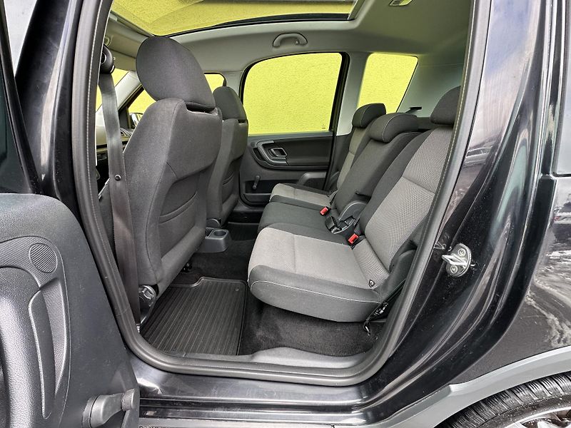 Škoda Roomster (2013) SCOUT 1.2TSI/63kW AC * 2.Maj.  - fotka 23 z 33