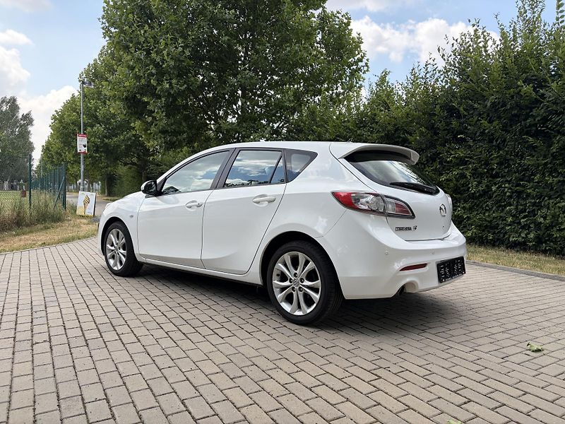Mazda 3 1.6 90th Anniversary - fotka 6 z 27