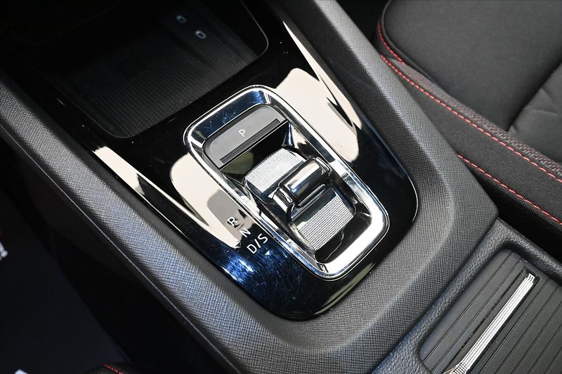 Škoda Octavia 1,4 TSI iV RS 180 kW DSG Záruk - fotka 23 z 31