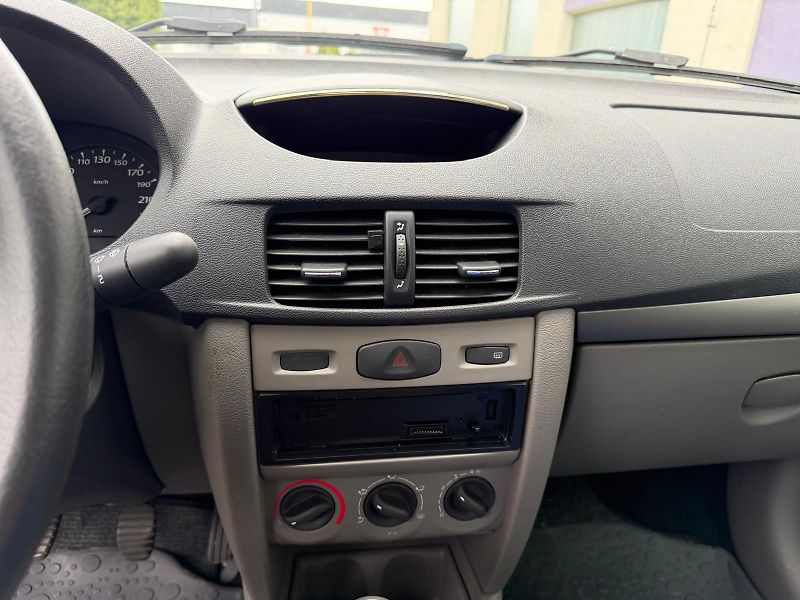 Renault Thalia 1,2i 16V / 36 tis.km / ČR /  - fotka 20 z 21