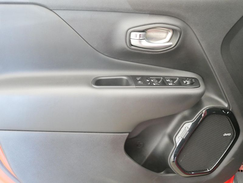 Jeep Renegade - fotka 12 z 24