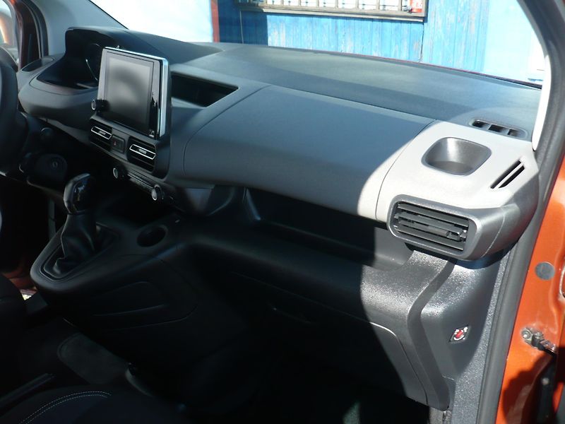 Peugeot Rifter 1.5HDI 75Kw 7Míst Klima - fotka 15 z 30