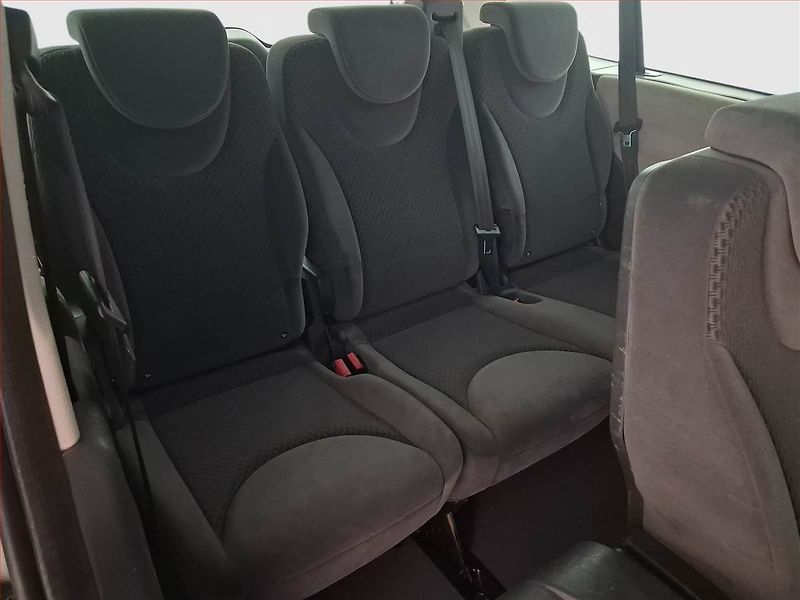 Peugeot Expert (2010) 2.0 HDi, Bus, 8Míst - fotka 20 z 21