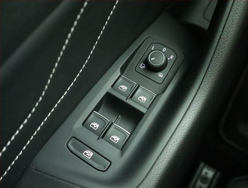 Volkswagen Arteon (2021) R-line 1.5 TSI - fotka 16 z 17