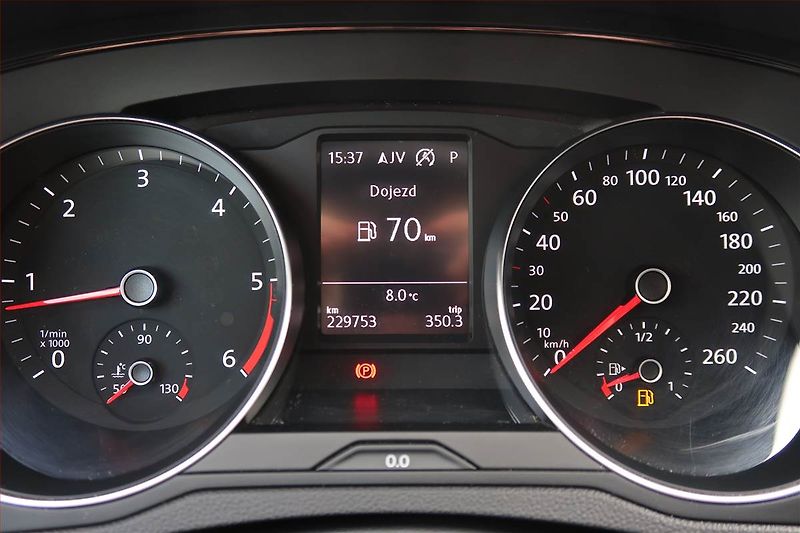 Volkswagen Passat (2018) 2.0 TDI, Automat, Navi - fotka 11 z 19