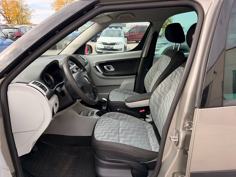 Škoda Roomster (2007) Style 1.4i 63kW - fotka 9 z 27