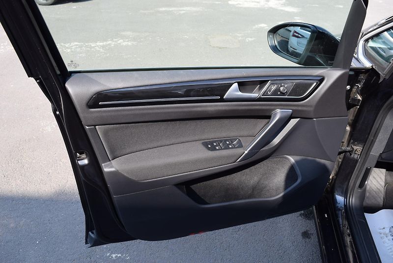Volkswagen Golf Sportsvan (2015) 1.4TSI 92kw HGLBMT TAŽ KAM APP - fotka 17 z 50